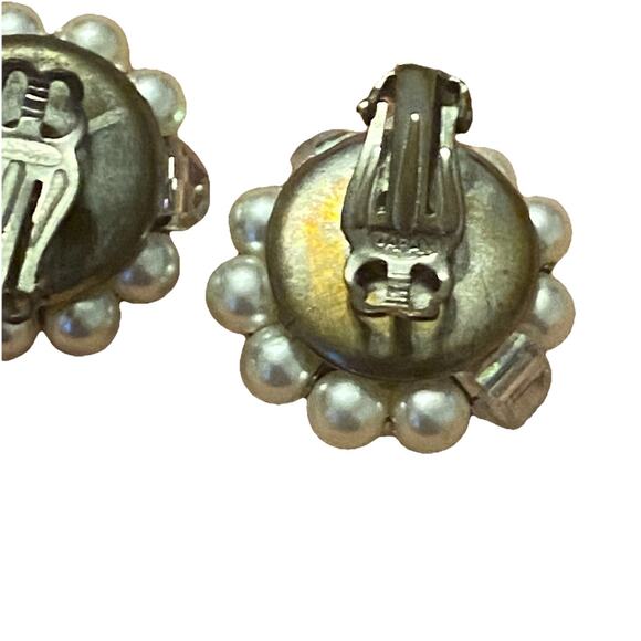Off White Faux Pearl Beaded Sparkle Cluster Clip On Earrings Vintage Cottage - Picture 7 of 7